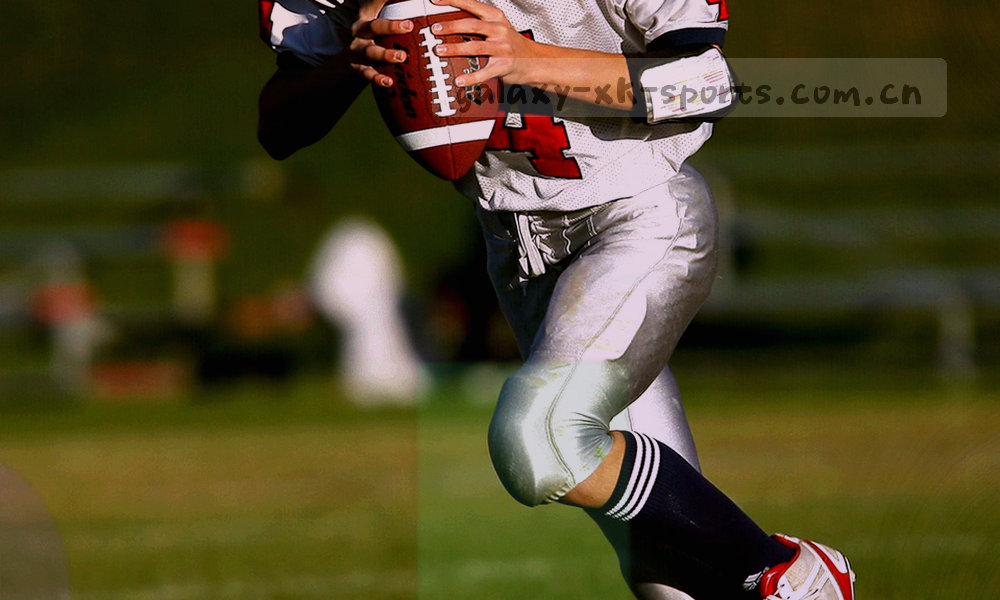 老式数据表格与新版实时卡片的叠影，带橙色连接线